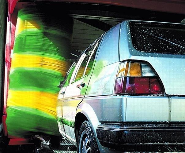 Nach dem Winter sollte dem Fahrzeug eine Wäsche gegönnt werden. Foto: Auto-Reporter/GTÜ